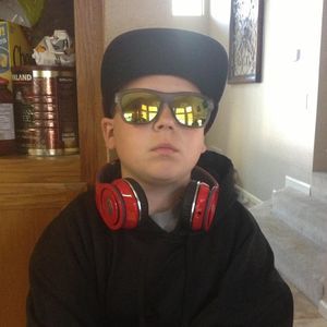 Meet your Posher, Zachary